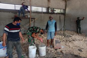 Anggota Satgas TMMD Bojonegoro Ajarkan Gotong Royong Warga Jatimulyo